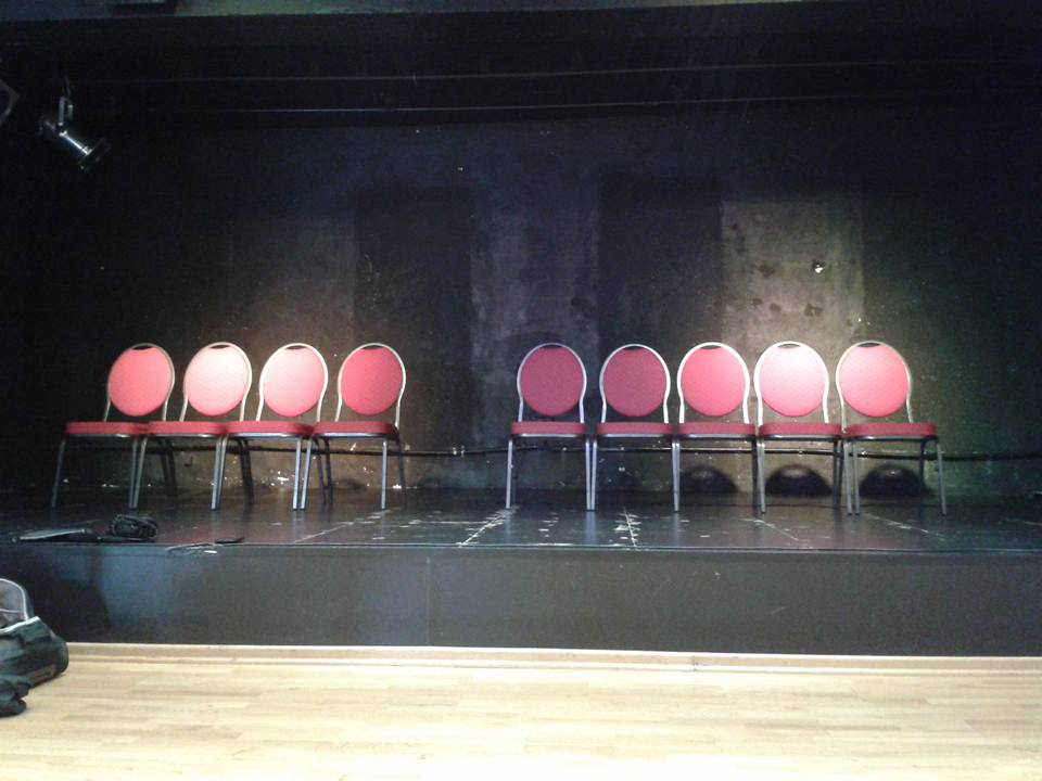 Morgen in Katar , Theas Theater