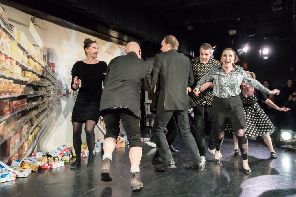 Hysterikon im Horizont Theater